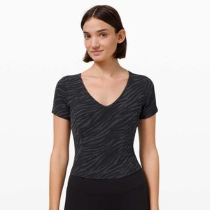 Lululemon / Align T-shirt / US 4 / New